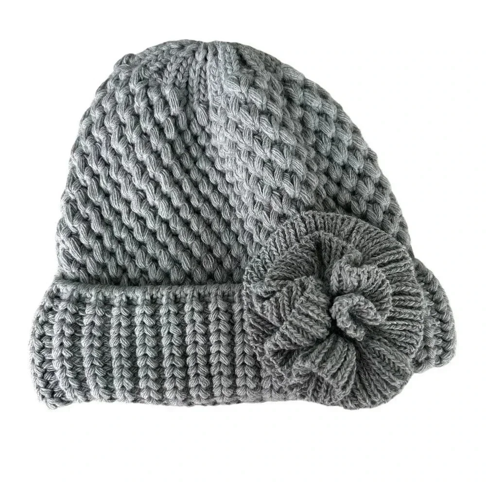 Frost Gray‎ Knit Hat w/ Knit  Flower